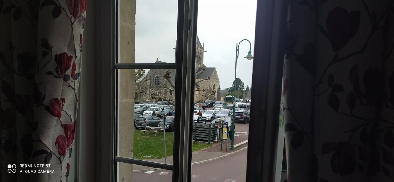 Gite De La Place De L'Eglise Sainte-Mère-Église Extérieur photo